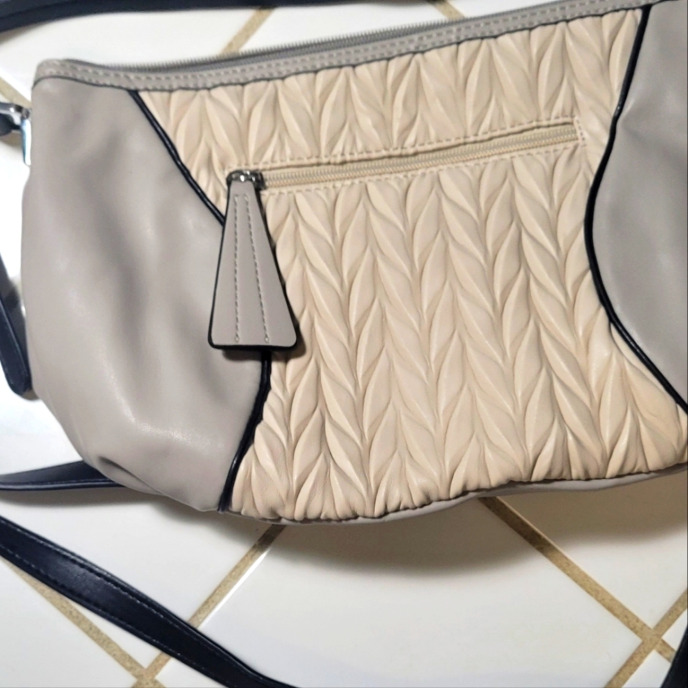 Ladies shoulder bag